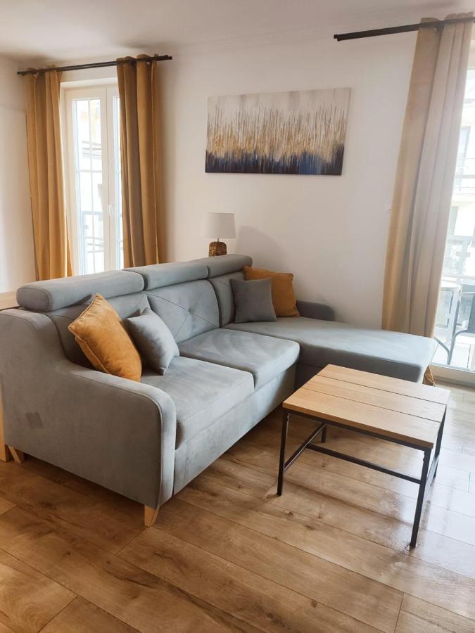 Miodowy Apartament Złotów Buitenkant foto